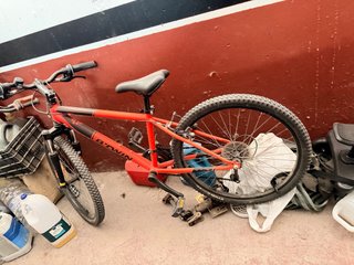 Bicicleta B'TWIN Roja