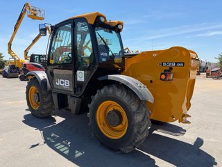 JCB 535-95 con matrícula y AC