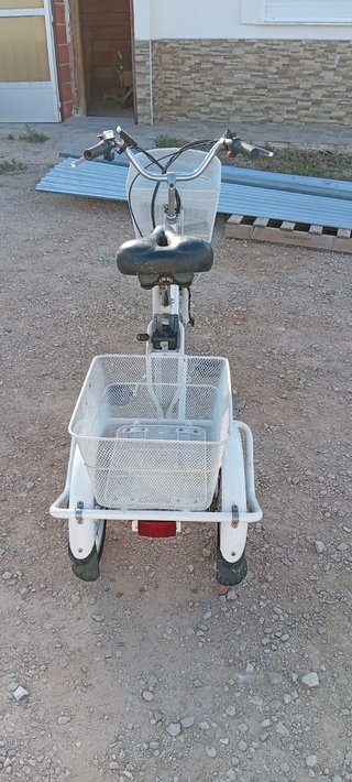 Triciclo Eléctrico con Batería Nuevo
