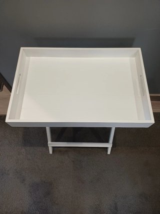 Mesa plegable con bandeja extraíble