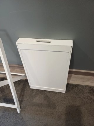 Mesa plegable con bandeja extraíble