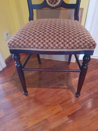 Silla tapizada madera y tela