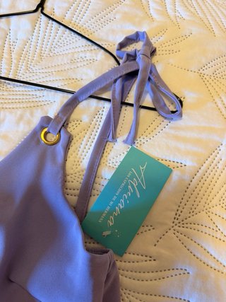 Blusa tirantes lila con ojales