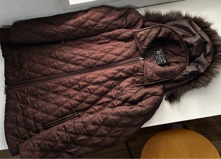 Chaqueta Song Ru acolchada marrón