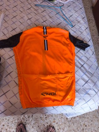 Maillot y culote Ekoi naranja y negro