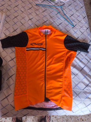 Maillot y culote Ekoi naranja y negro