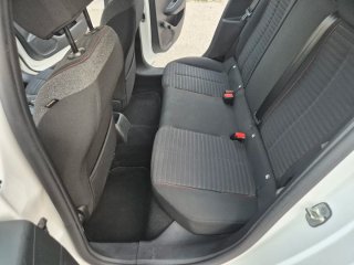 Peugeot 208 2021