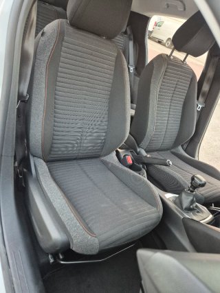 Peugeot 208 2021