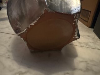 Jarrón de cerámica vidriada y en pan de plata