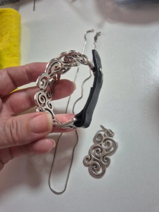 Lote de joyería plata: collar, pulsera y colgante