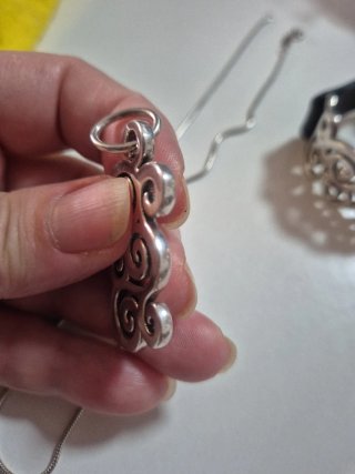 Lote de joyería plata: collar, pulsera y colgante