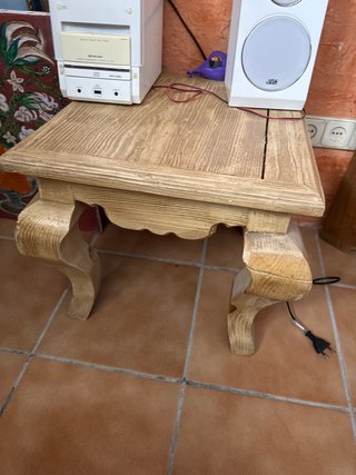 Mesita auxiliar de madera