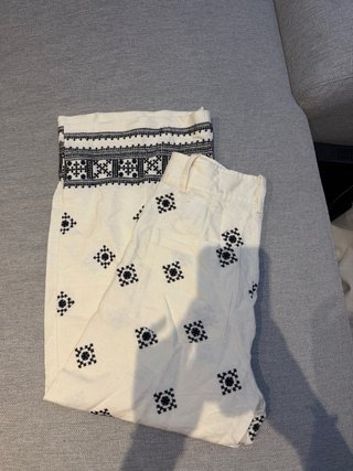Pantalón Zara Crudo Bordado Negro Talla M