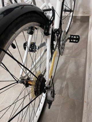 Bicicleta de paseo Btwin blanca