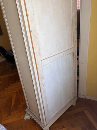 Vitrina belga de madera con luz