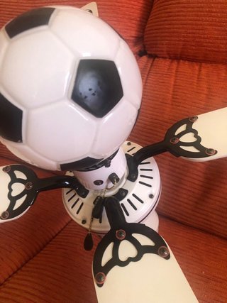 Ventilador de techo con diseño de balón de fútbol