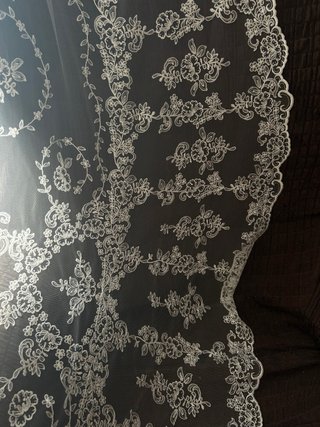 Mantilla blanca Alan Indumentaria y aderezo oro