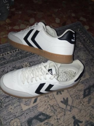 Zapatillas Hummel Blancas y Negras