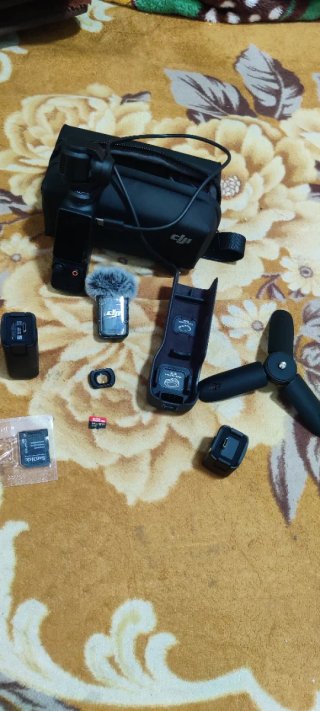 DJI Osmo Pocket 3 Combo Kit with mic