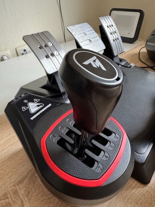 Volante Thrustmaster T300 RS GT + Accesorios