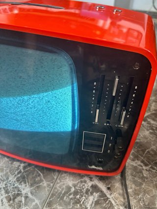 Televisor ELBE Leo 12 Rojo y Negro Vintage