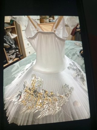 Traje de ballet blanco y dorado profesional 7 años