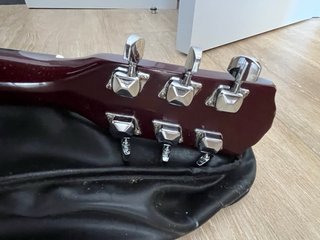 Guitarra Acústica Fender con Funda