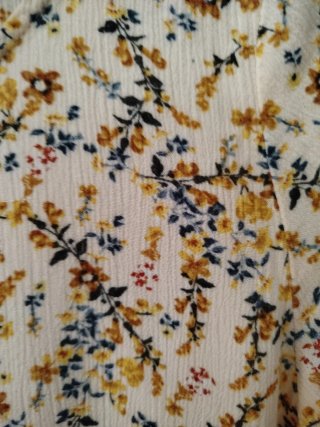 Blusa floral MNG talla S