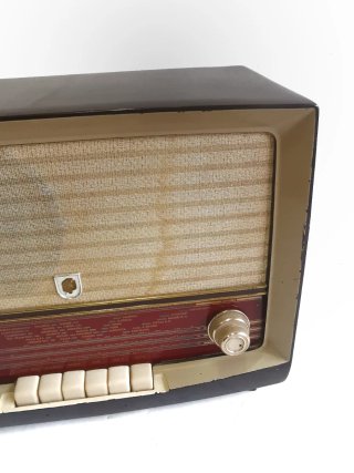 Radio de válvulas Philips mo. B4E8A2. años 50