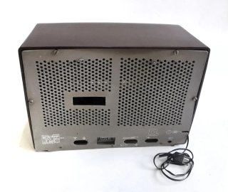 Radio de válvulas Philips mo. B4E8A2. años 50