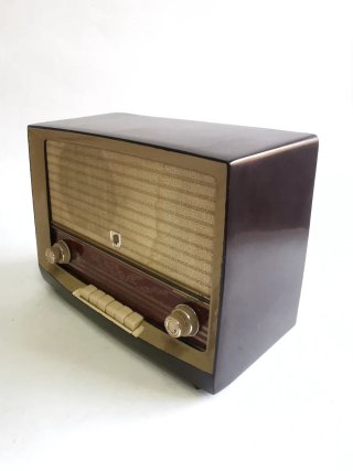 Radio de válvulas Philips mo. B4E8A2. años 50