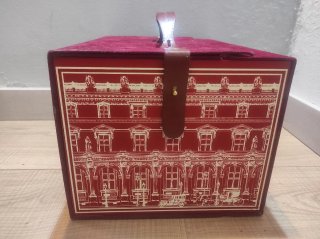 Caja organizadora de lujo roja y dorada