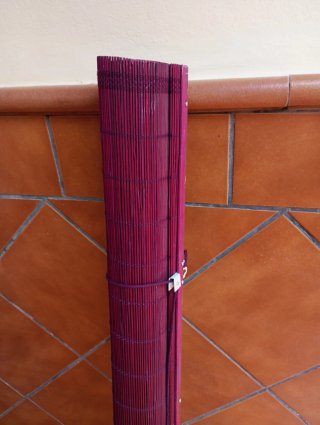Estor enrollable bambú natural color vino