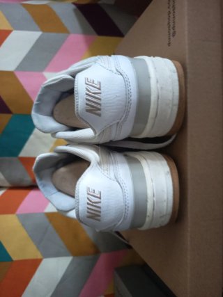 Zapatillas Nike de piel blancas
