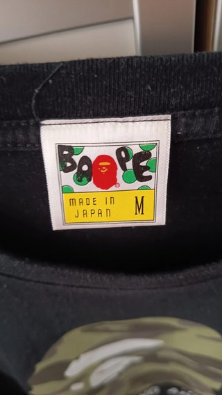 Camiseta BAPE Negra Camuflaje Verde Militar