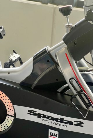 Bicicleta Estática BH Spada 2 Bluetooth