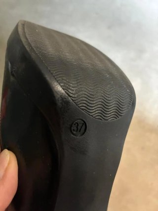 Scarpe décolleté vernice nere ALIDA MICHELI
