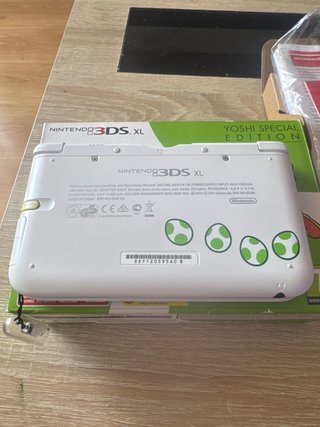 Nintendo 3DS XL Yoshi Special Edition Verde