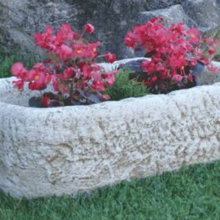 Pila/abrevadero de piedra para fuentes