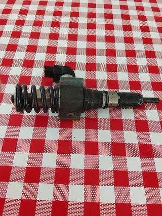 Inyector Bosch 03G130073T