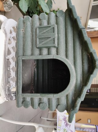 Cuccia per cani in plastica verde