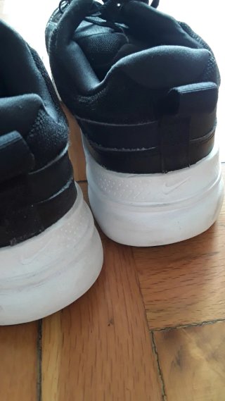 Zapatillas Nike Negras y Blancas