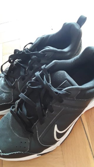Zapatillas Nike Negras y Blancas