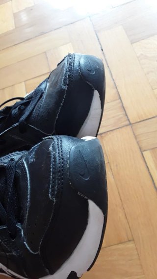 Zapatillas Nike Negras y Blancas