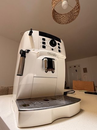 Cafetera DeLonghi Magnifica S Blanca