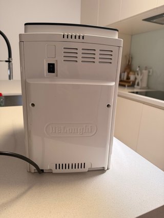Cafetera DeLonghi Magnifica S Blanca