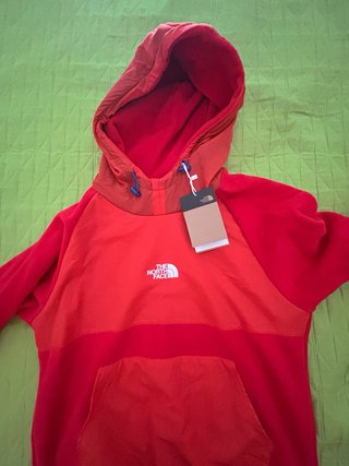 Sudadera The North Face con capucha. Nueva sin uso