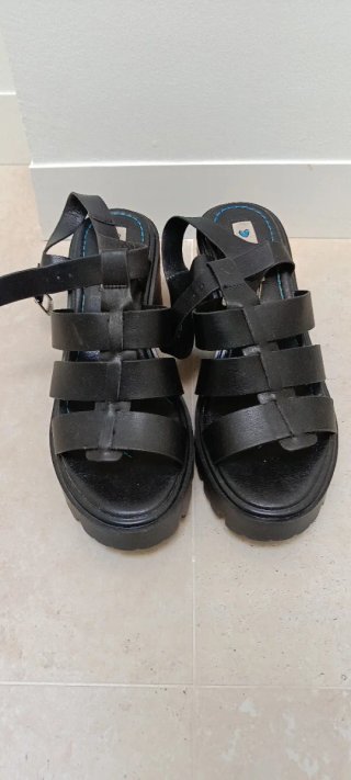 Sandalias negras tacón plataforma