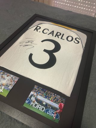 Camiseta firmada roberto carlos