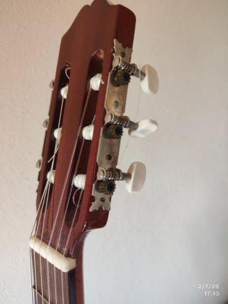 Guitarra "Juan Estruch" 4/4 con estuche rigido